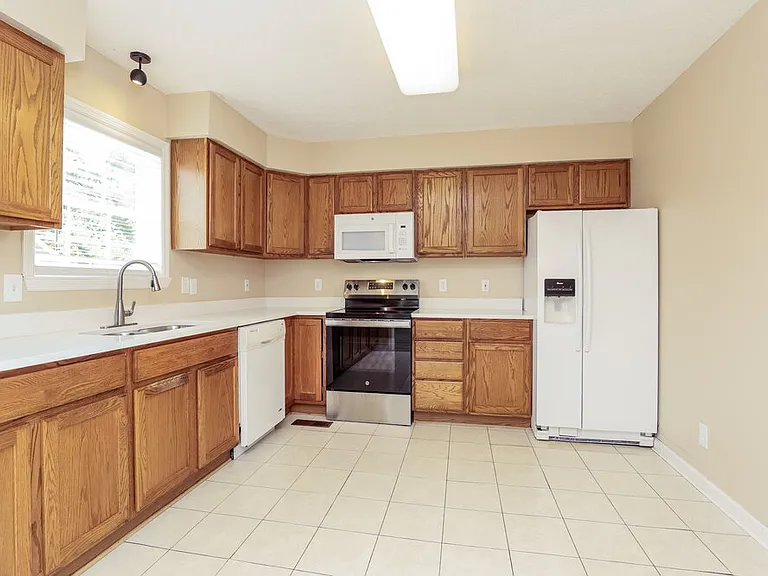 2309 Leighton Way — Photo 7
