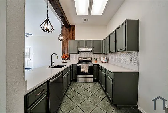 6818 Flaming Ridge Dr — Photo 2