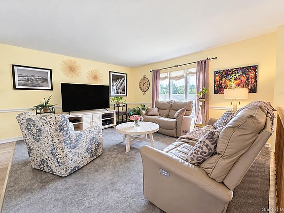 3rd image of 167 Glenmere Way
