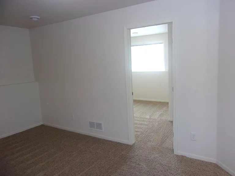 3324 8th St NE — Photo 28