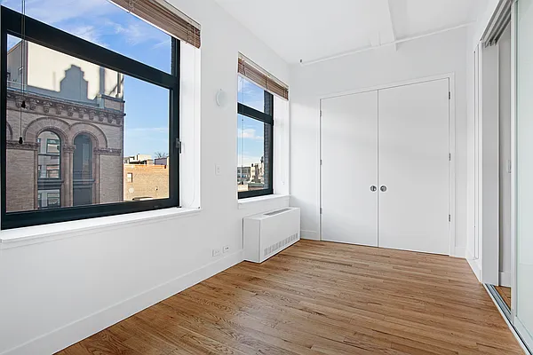 Rented by Compass | media 32