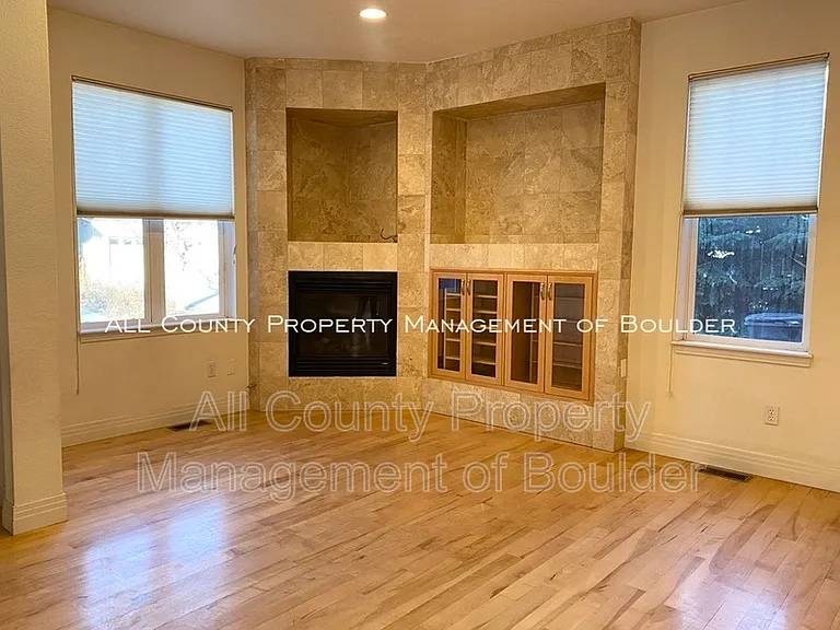 519 Sierra Ave — Photo 12