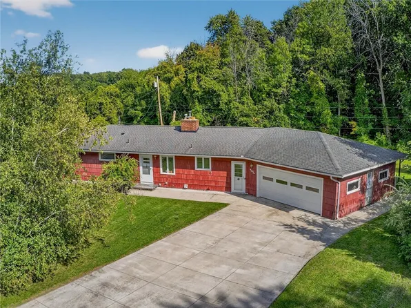 1084 Cherry Hill Ln, Webster, NY 14580