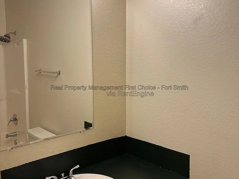3509 Price Cir — Photo 24