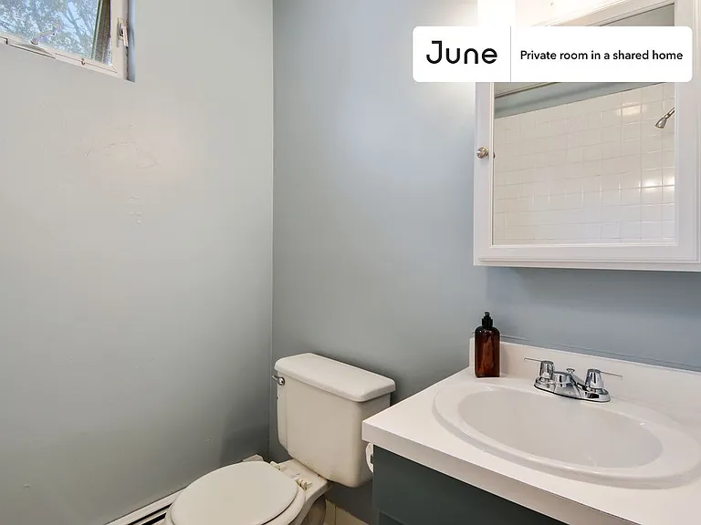21 Highgate St #B — Photo 12