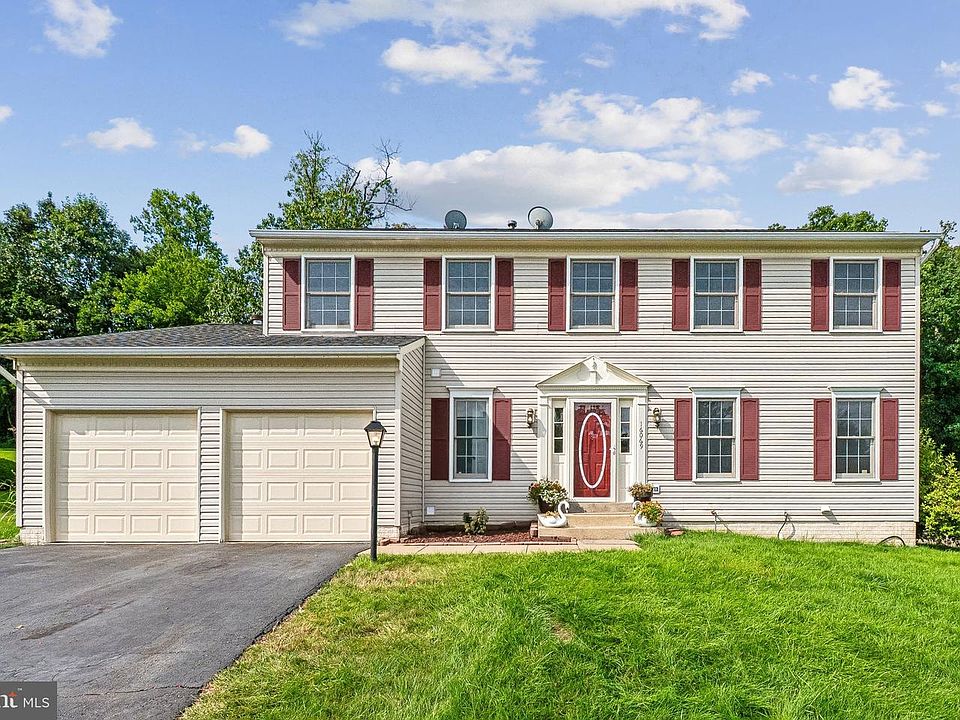1st image of 16069 Olmstead Ln