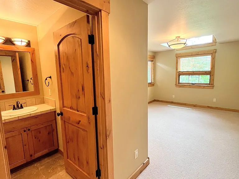 56 Beesley Ln — Photo 36