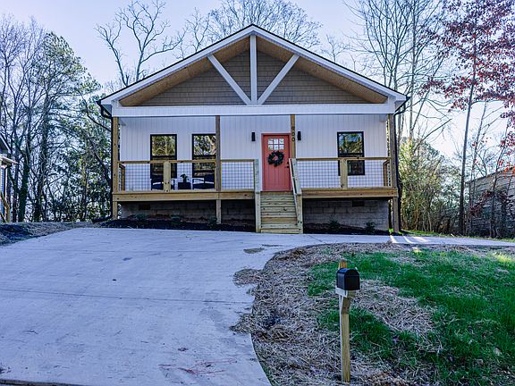 2nd image of 900 Line St