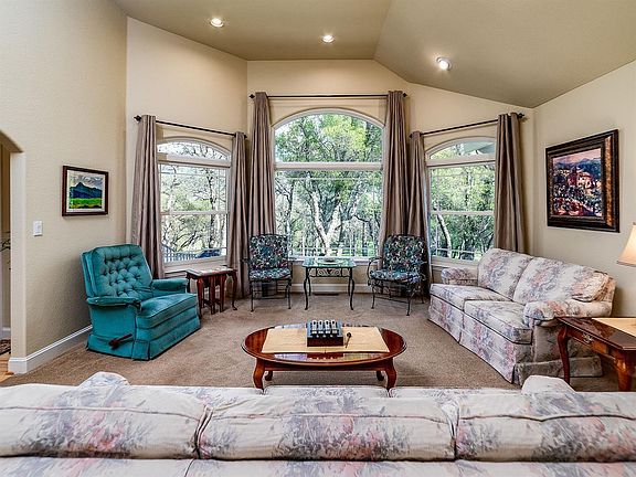 View Virtual Tour for more pictures.