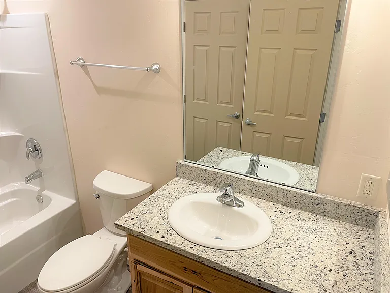 2545 E Spring St #1 — Photo 10