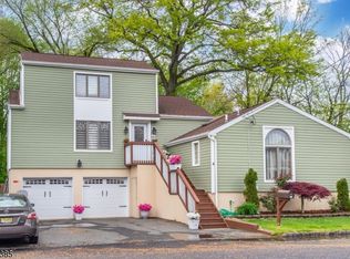 4 Courter Pl, Fairfield, NJ 07004