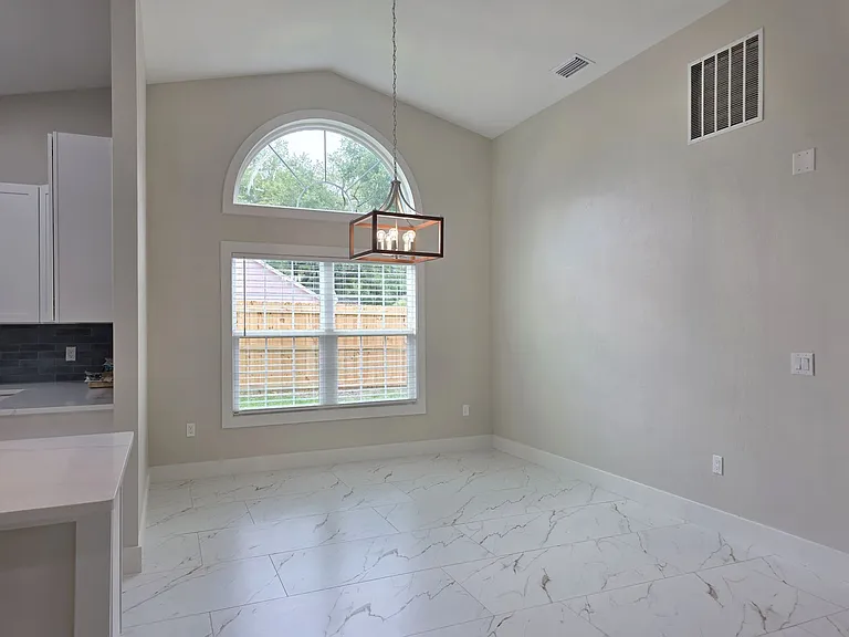 9405 SW 21st Ave — Photo 6