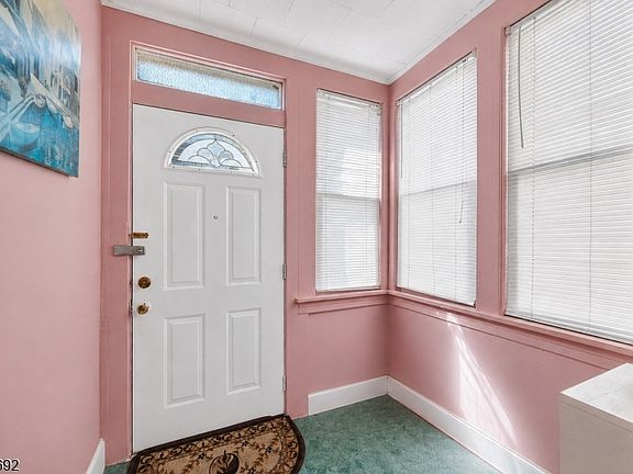 3rd image of 13 Sherman Pl