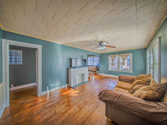 4th image of 920 S 2nd St
