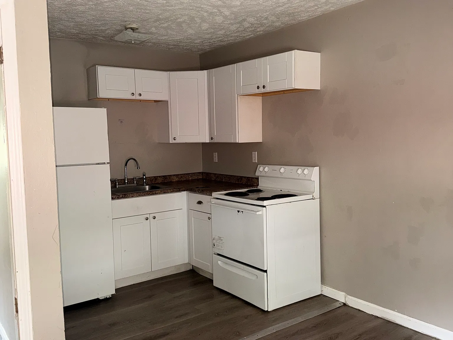 1 bed, $700 — Photo 1