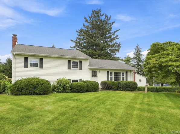 4 Cannon Drive, New Windsor, NY 12553