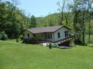 218.5 Johnstown Rd, Richwood, WV 26261
