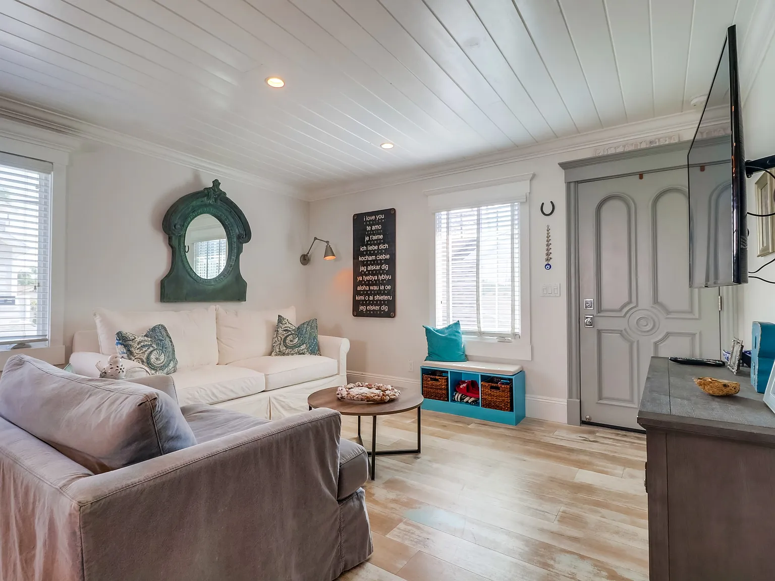2 bed, 760 sqft, $4,700 — Photo 3