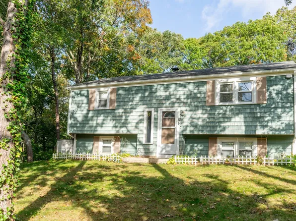 64 Hillside Dr, Plymouth, MA 02360