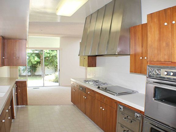 5th image of 5535 W 64th St