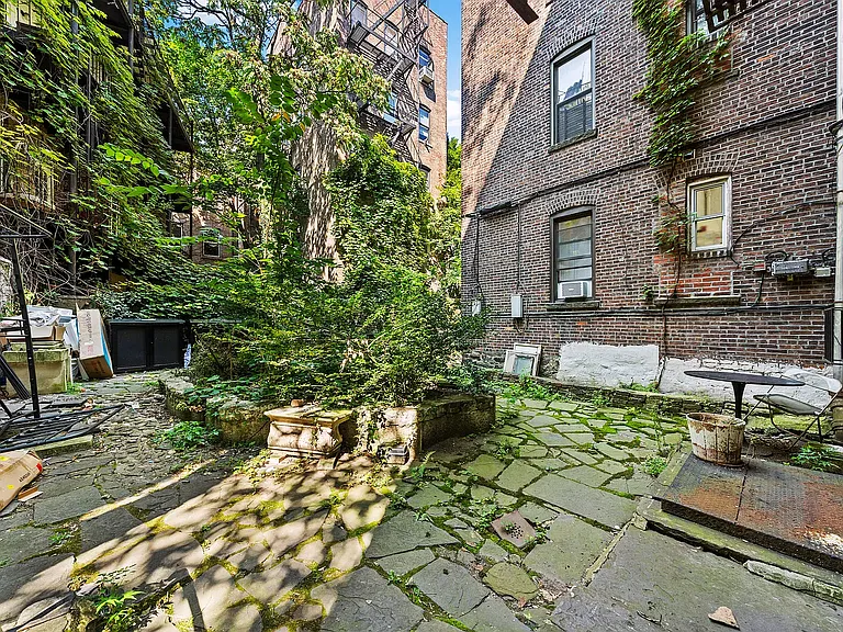 99 Perry St #1D — Photo 3