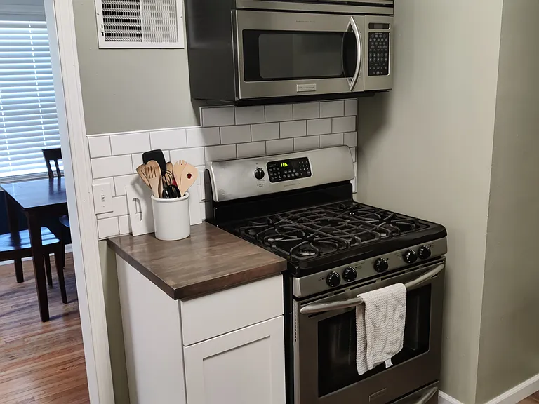1720 Evansdale Ave — Photo 3