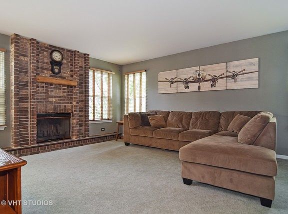 5th image of 884 N Camden Ln