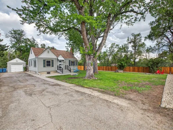 1050 Pikeview Street, Lakewood, CO 80215