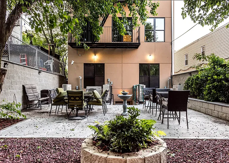 230 Jefferson St #3L — Photo 13