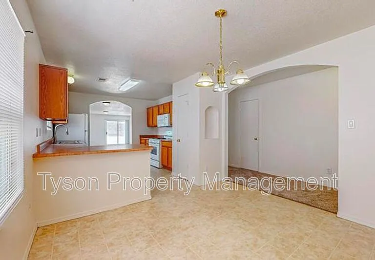 1817 Sierra Norte Loop NE — Photo 7