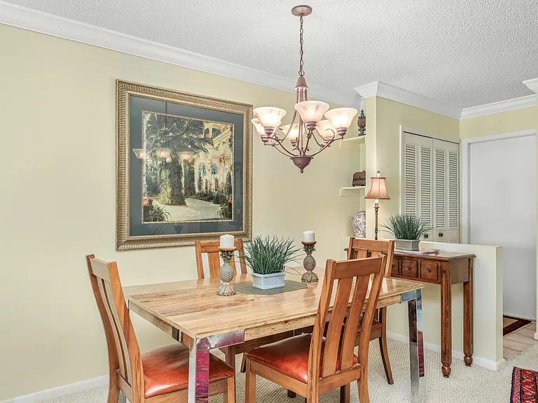 3833 Edgewater Dr — Photo 8