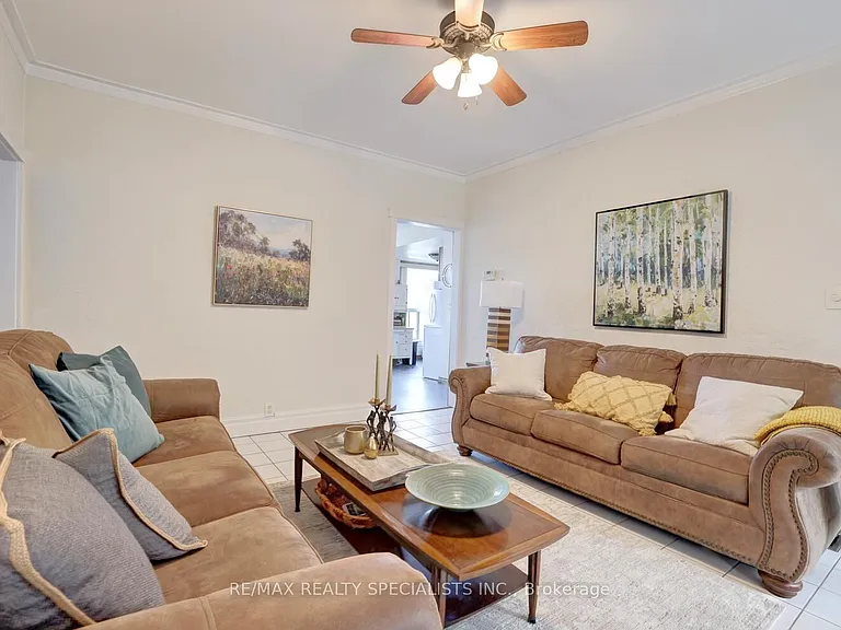 17 Foster St — Photo 7