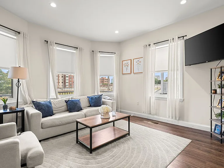 109 Thomas Burgin Pkwy #1 — Photo 4