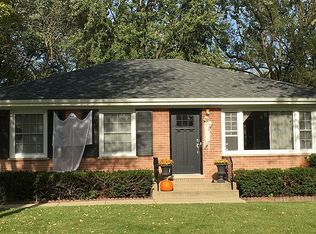 1S451 Wainwright Rd, Oakbrook Terrace, IL 60181