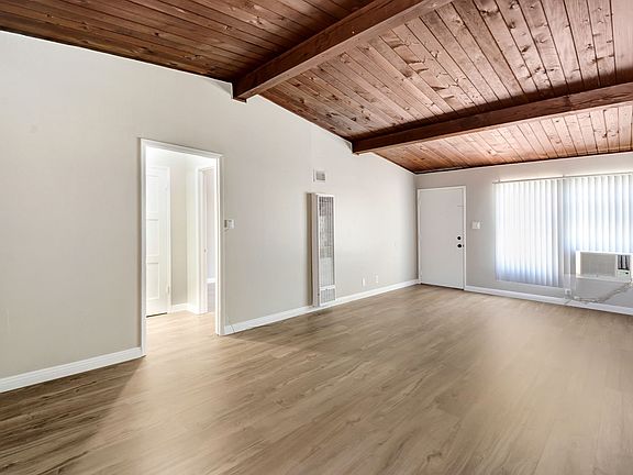 4th image of 7429 Potomac St #7433