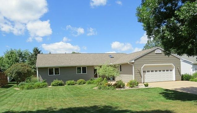 1st image of 1502 Beechwood Dr