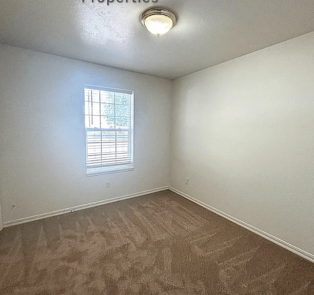 465 Taft — Photo 26