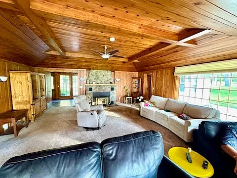 5105 Lavinia Rd NE — Photo 3