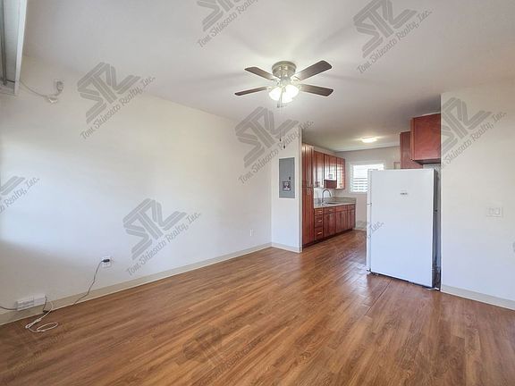 2nd image of 1824 Lime St APT 4
