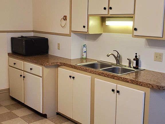 2nd image of 298 Granite St APT 2F