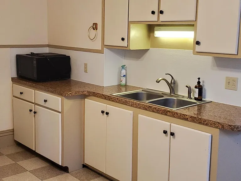 298 Granite St #2F — Photo 2