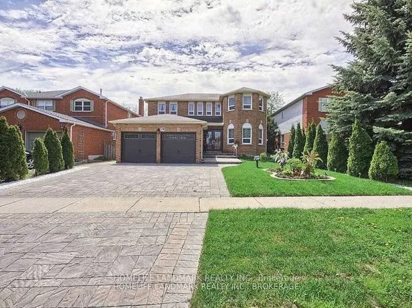 78 Bristol Rd, Newmarket, ON L3Y 8B5