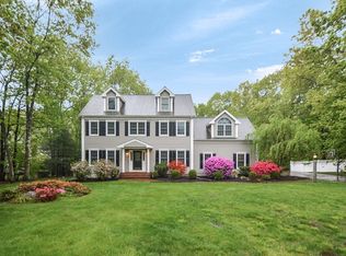17 Stable Way, Medway, MA 02053