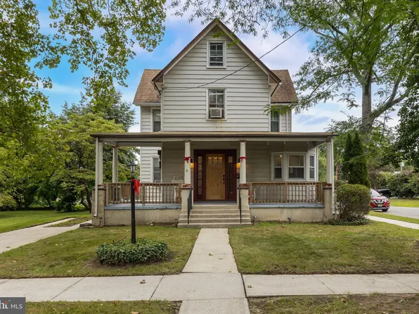 725 Cinnaminson St, Riverton, NJ 08077