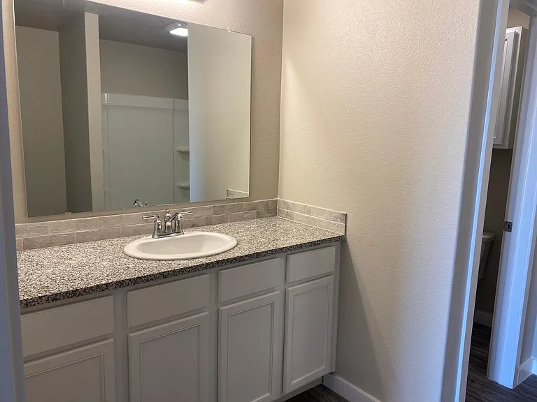 57 Maverick Dr — Photo 4