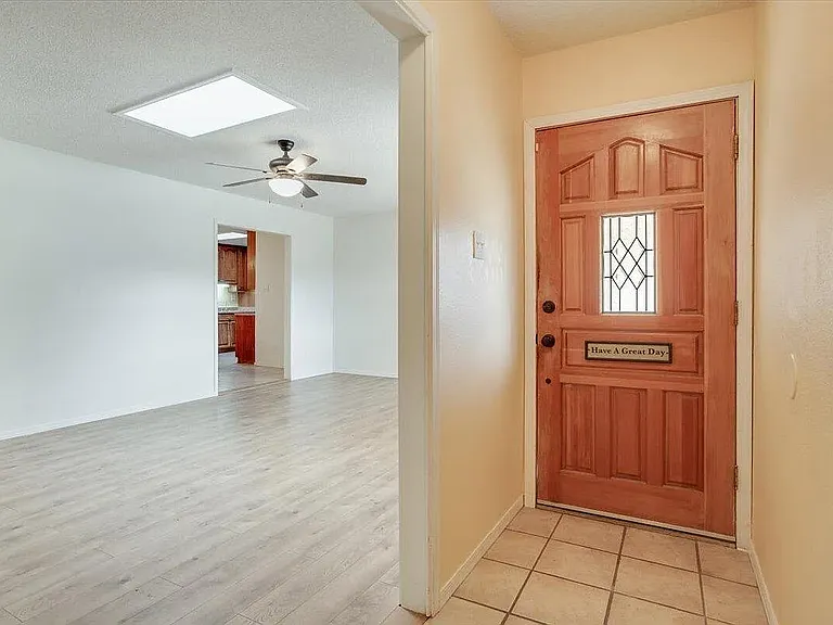 11801 Tracy Ct NE — Photo 7