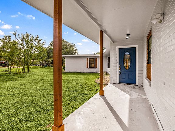 4th image of 132 Rilla Vista