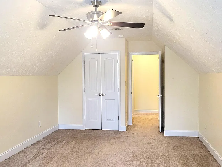 140 Wheeling Dr — Photo 38
