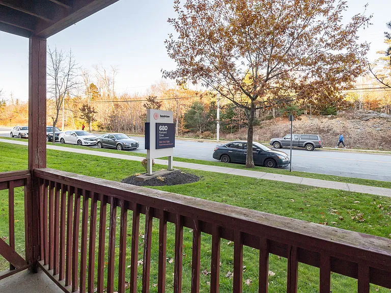 680 Parkland Dr — Photo 11