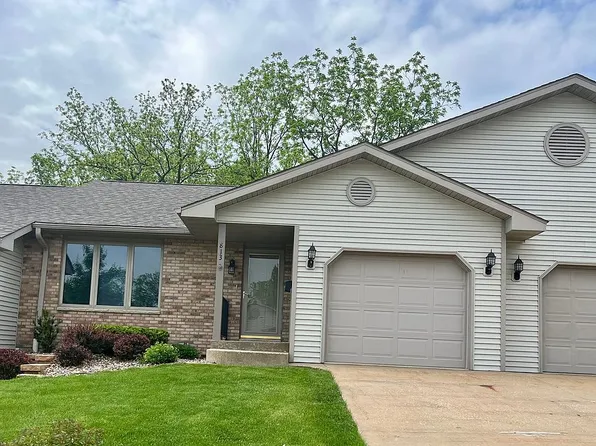 813 Shadow Bluff Dr, Galena, IL 61036